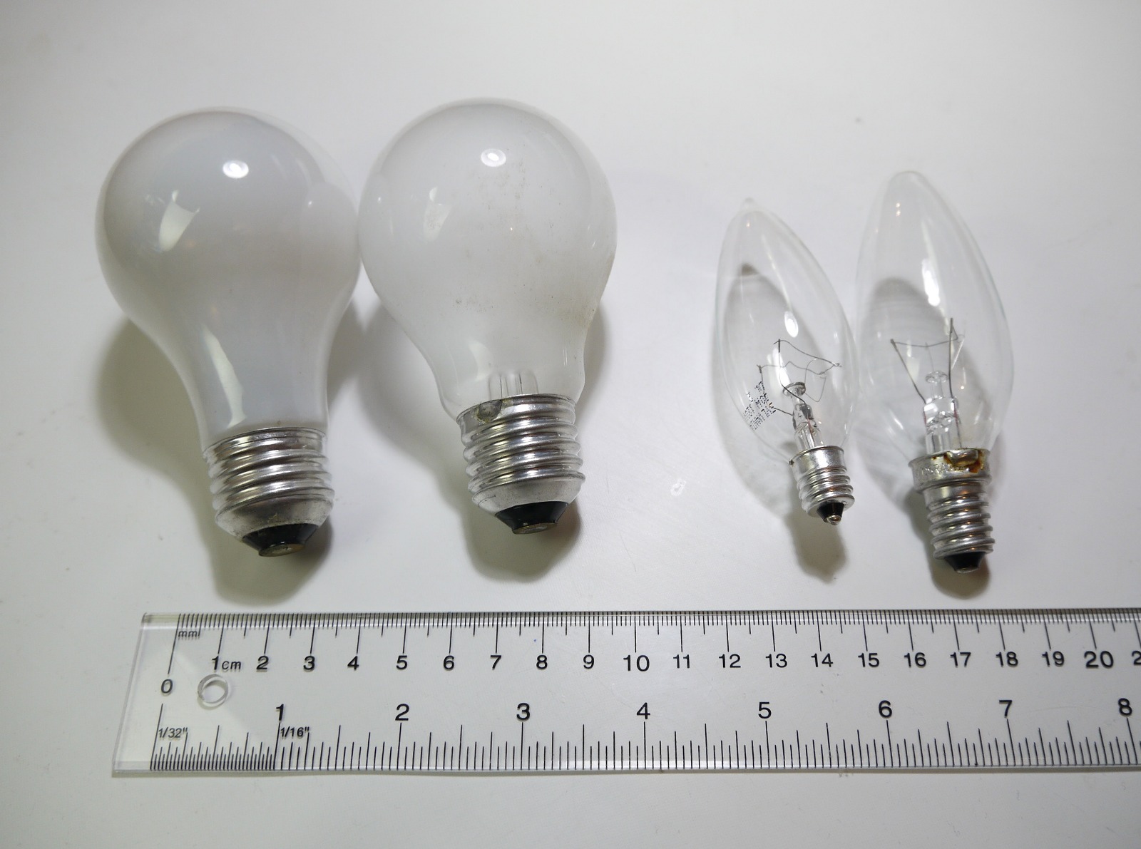 Light fixtures and light bulb sizes