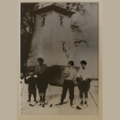 pc-lighhouse-1920-2019-10-08_1300-409_sq.jpg